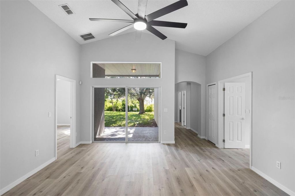 Image 12 of property listing at 707 STONEWYK WAY, Kissimmee, FL 34744