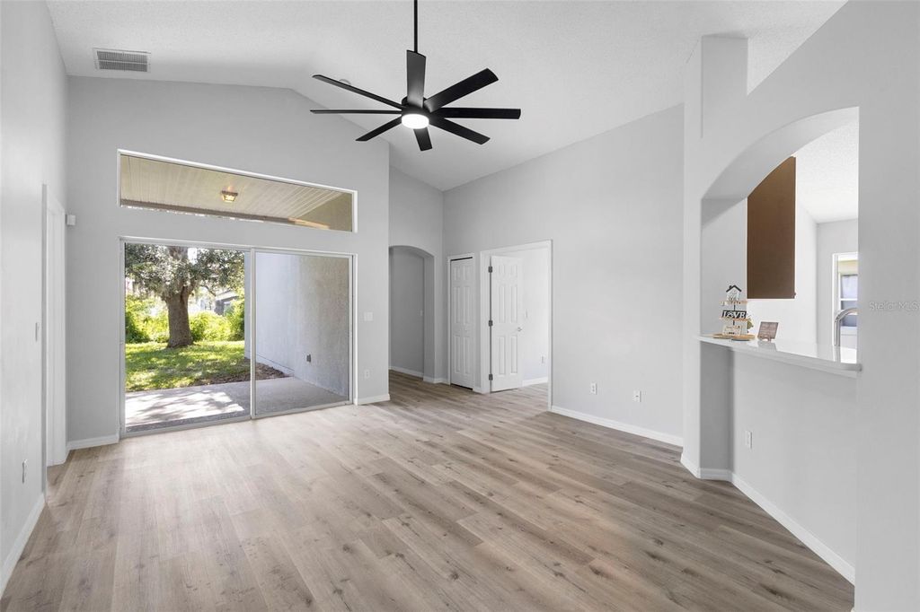 Image 10 of property listing at 707 STONEWYK WAY, Kissimmee, FL 34744