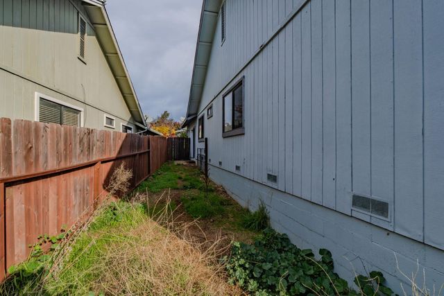 210 Westview Dr, Jackson, CA 95642