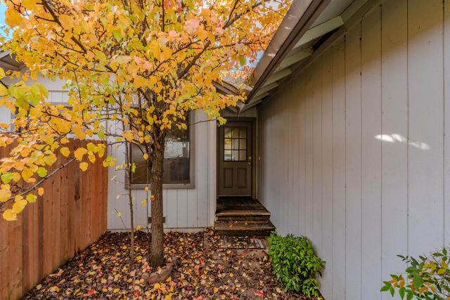 210 Westview Dr, Jackson, CA 95642