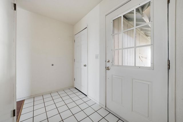 210 Westview Dr, Jackson, CA 95642