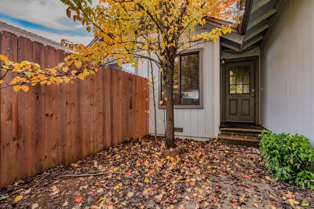 210 Westview Dr, Jackson, CA 95642