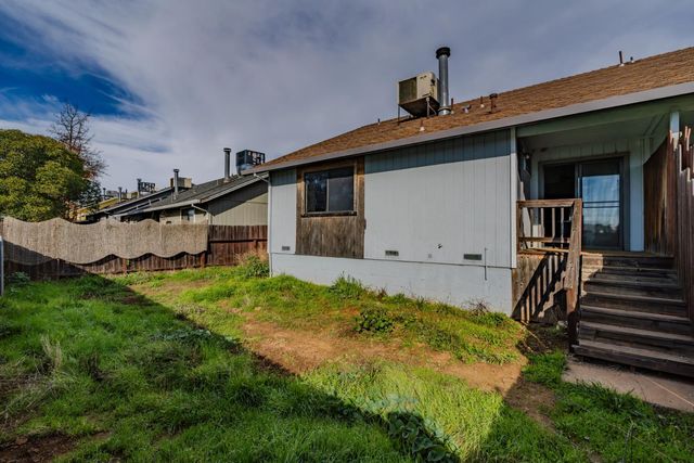 210 Westview Dr, Jackson, CA 95642