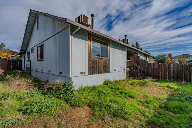 210 Westview Dr, Jackson, CA 95642