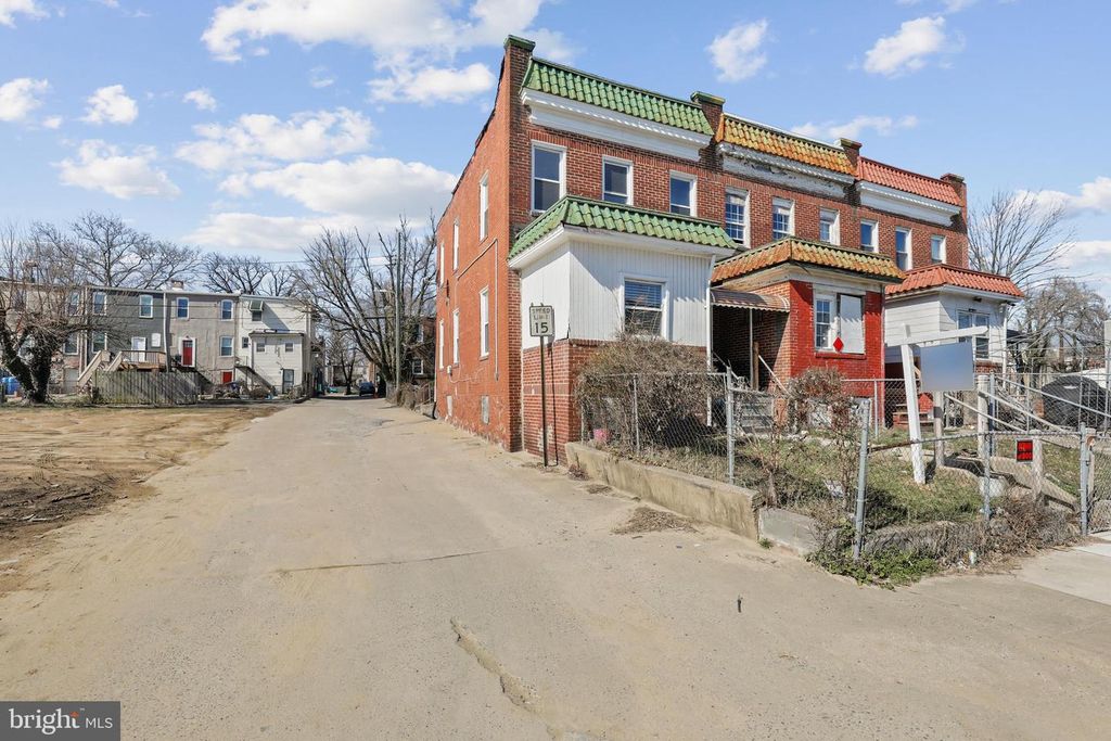 3532 LUCILLE AVE, Baltimore, MD 21215