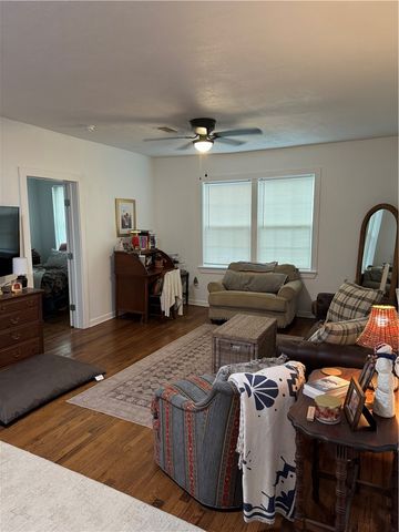 1300 Antone Street, Bryan, TX 77803