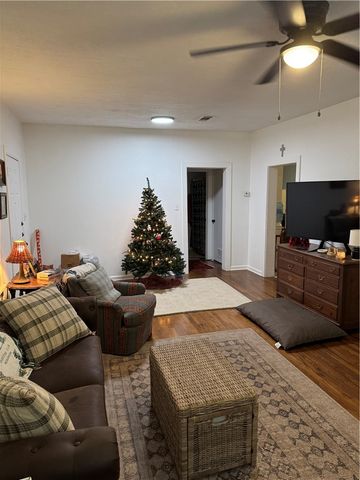 1300 Antone Street, Bryan, TX 77803