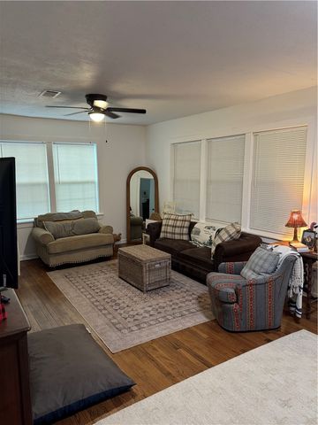 1300 Antone Street, Bryan, TX 77803