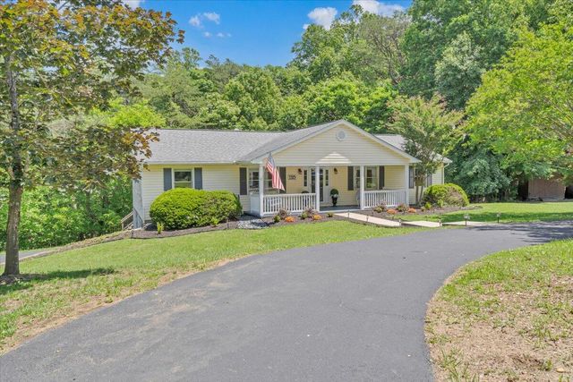 120 Charolais CIR, Troutville, VA 24175