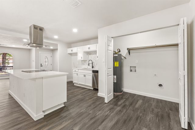 7616 Woodfield Road, Fort Worth, TX 76112