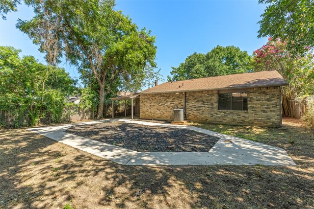 7616 Woodfield Road, Fort Worth, TX 76112