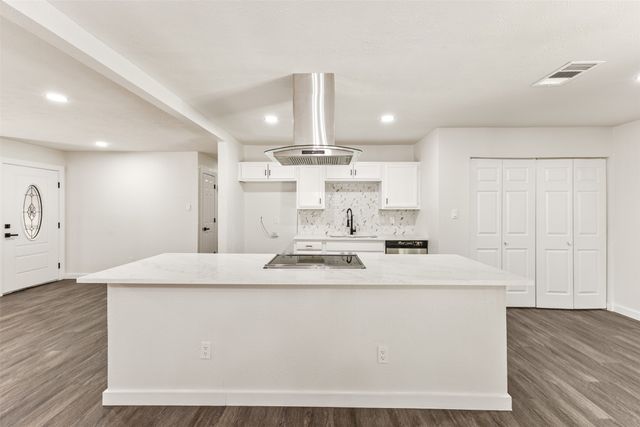 7616 Woodfield Road, Fort Worth, TX 76112