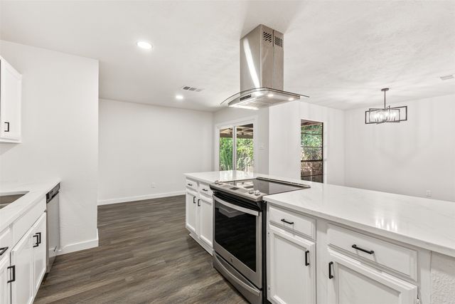 7616 Woodfield Road, Fort Worth, TX 76112