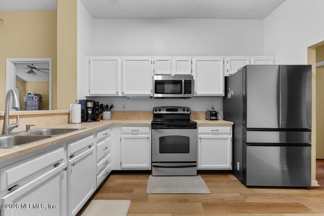 3823 UNION PACIFIC Drive W, Jacksonville, FL 32246