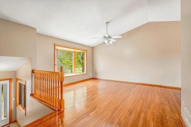 3961 224th Avenue NW, Oak Grove, MN 55303