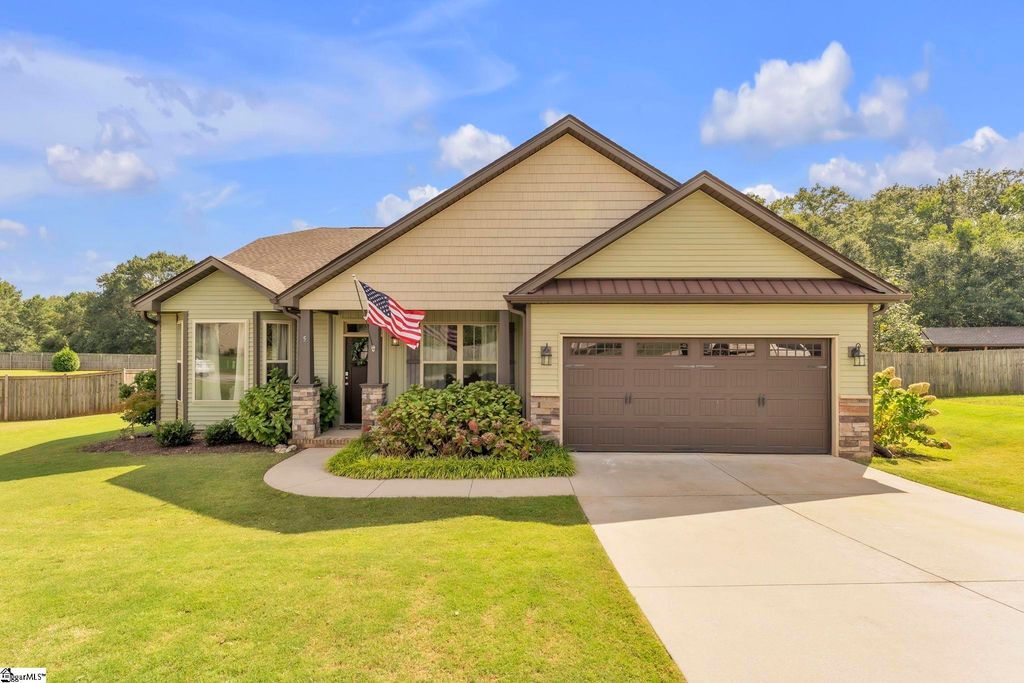 5 Kingsfield Place, Piedmont, SC 29673