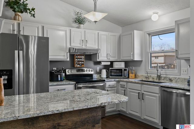 2201 SW 16th Street, Lincoln, NE 68522