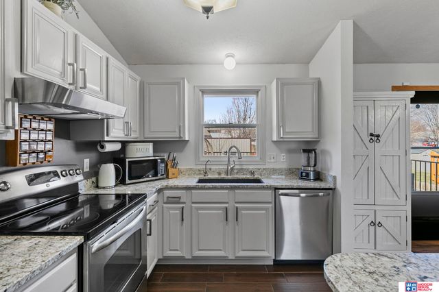 2201 SW 16th Street, Lincoln, NE 68522