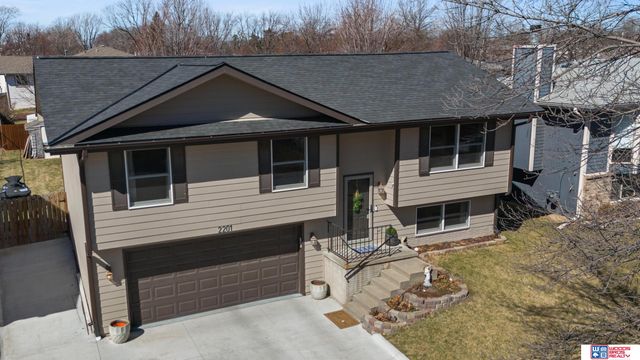 2201 SW 16th Street, Lincoln, NE 68522