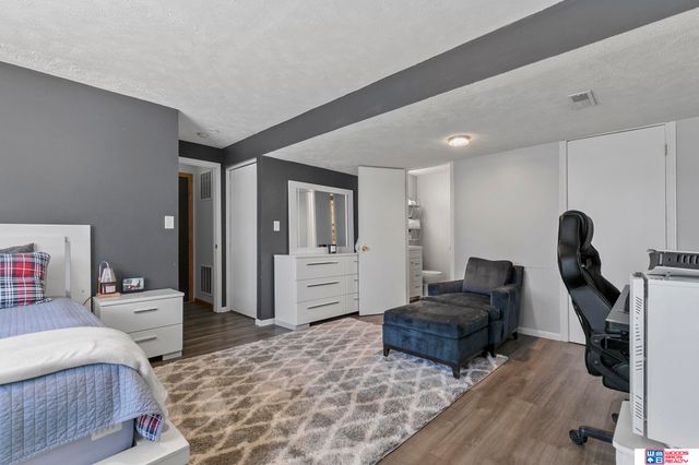 2201 SW 16th Street, Lincoln, NE 68522