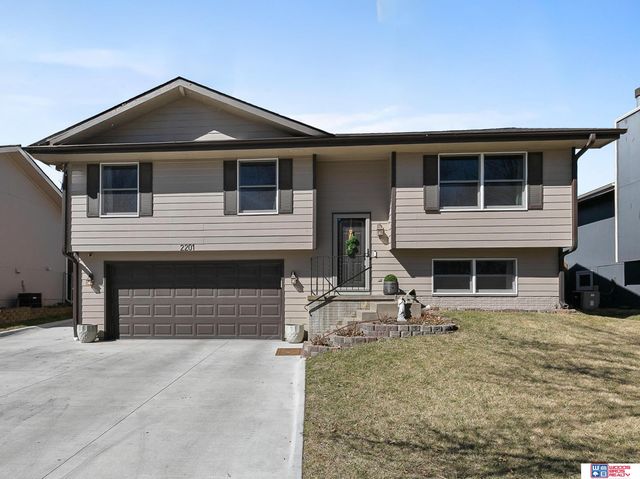 2201 SW 16th Street, Lincoln, NE 68522