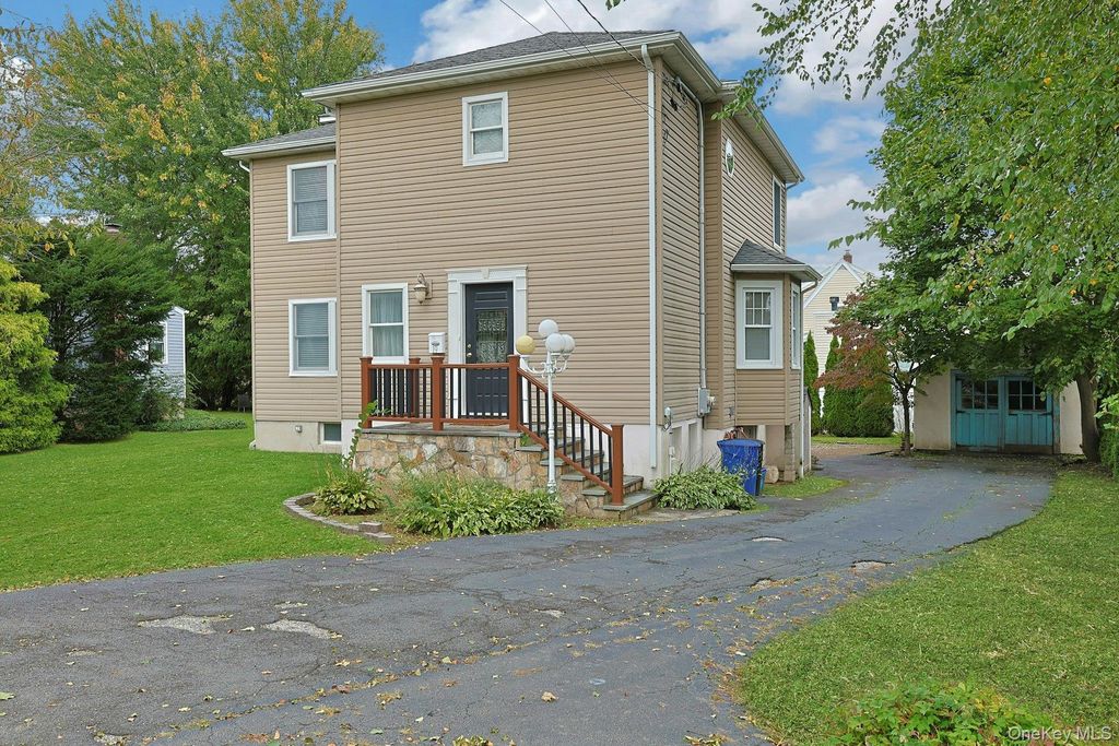 19 Cambridge Street E, Valhalla, NY 10595 — photo 2