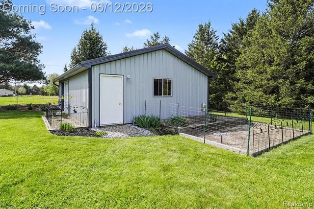 10186 Converse Road, Fowlerville, MI 48836
