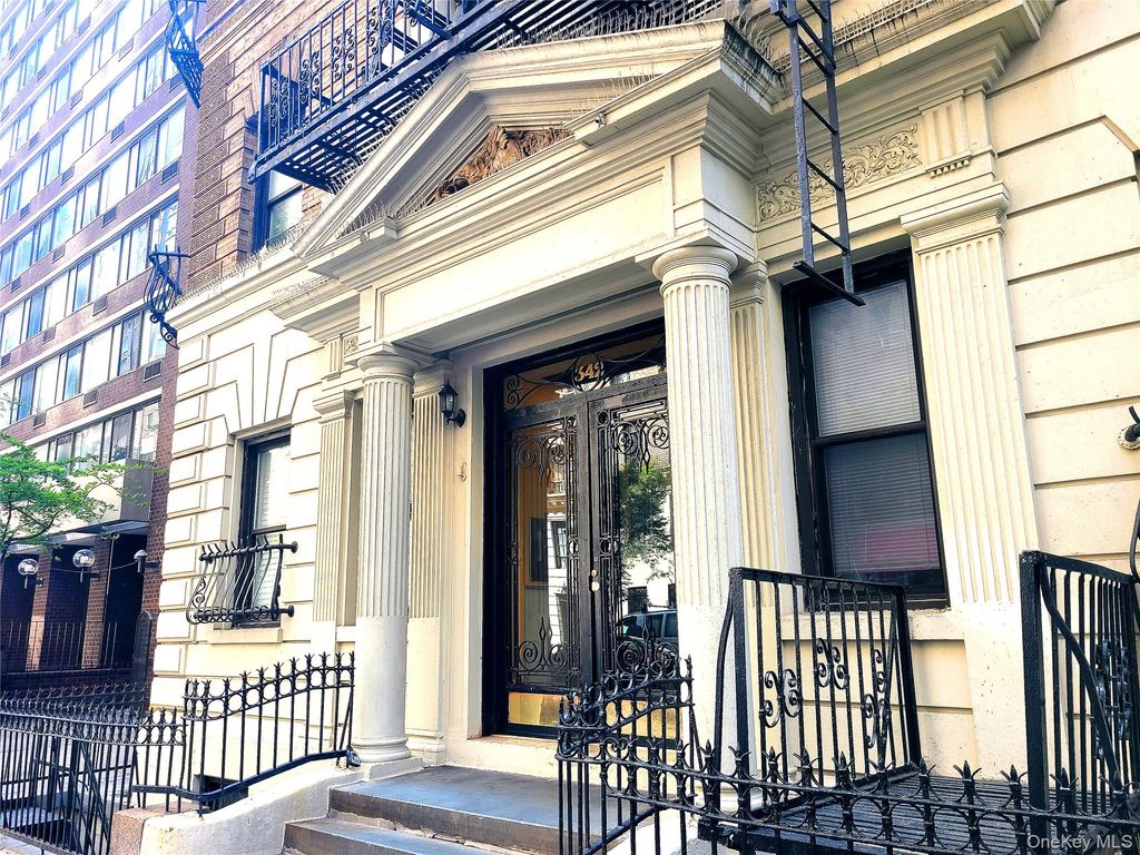 342 W 56th Street 1E, New York (manhattan), NY 10019