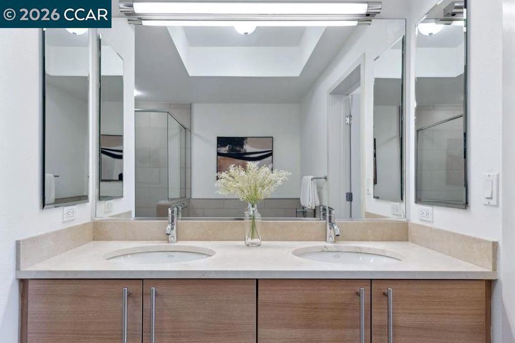 Image 11 of property listing at 1655 1655 N California Blvd 101, Walnut Creek, CA 94596