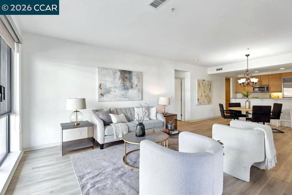 Image 3 of property listing at 1655 1655 N California Blvd 101, Walnut Creek, CA 94596