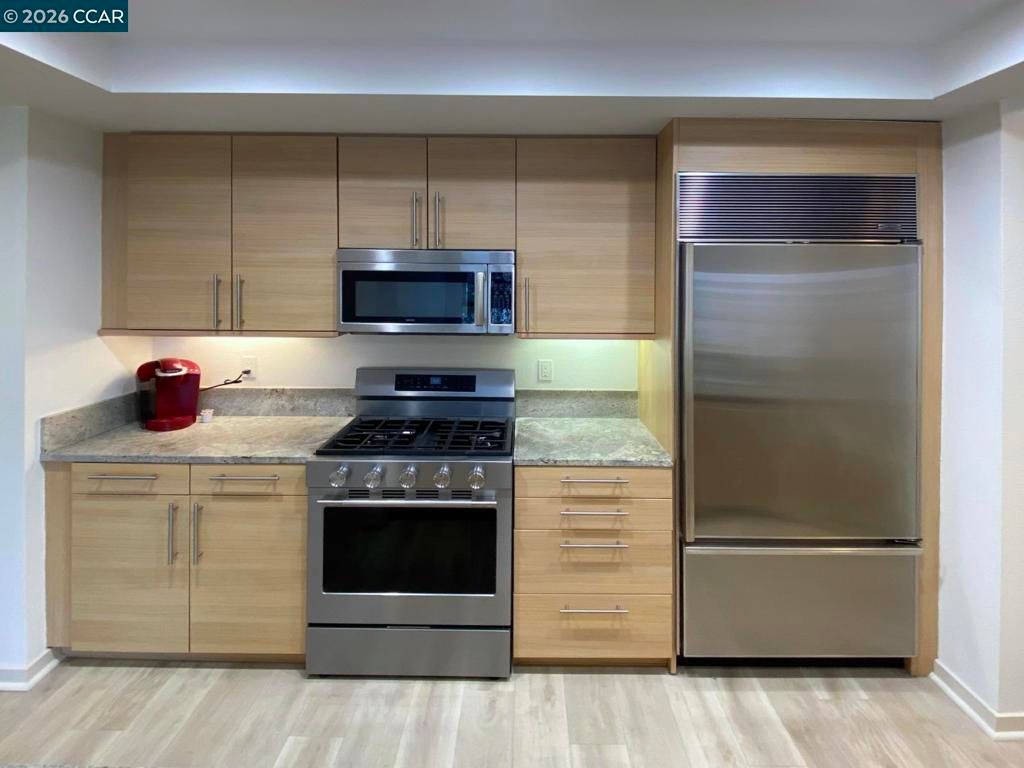 Image 7 of property listing at 1655 1655 N California Blvd 101, Walnut Creek, CA 94596