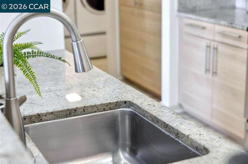 Image 9 of property listing at 1655 1655 N California Blvd 101, Walnut Creek, CA 94596