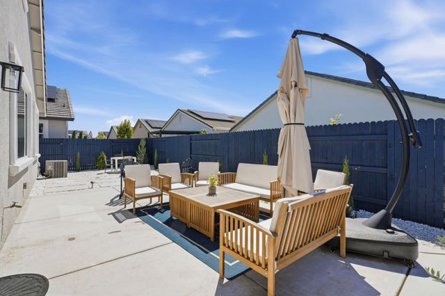 6033 Orange Tip Way, Roseville, CA 95747