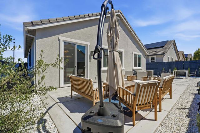 6033 Orange Tip Way, Roseville, CA 95747