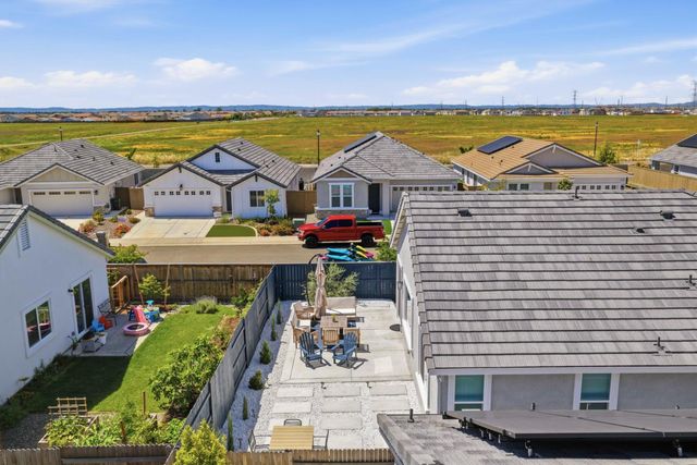 6033 Orange Tip Way, Roseville, CA 95747
