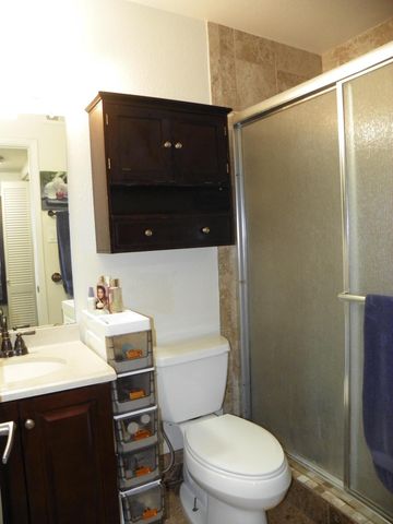 923 Country Club Drive SE APT F, Rio Rancho, NM 87124