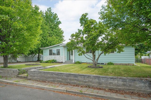 8204 E Augusta Ave, Spokane Valley, WA 99212