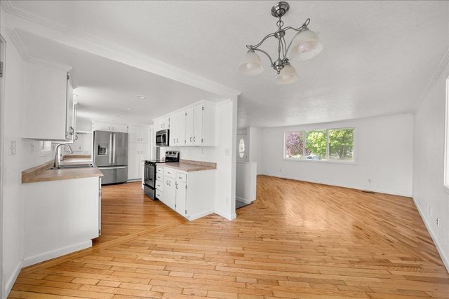 8204 E Augusta Ave, Spokane Valley, WA 99212
