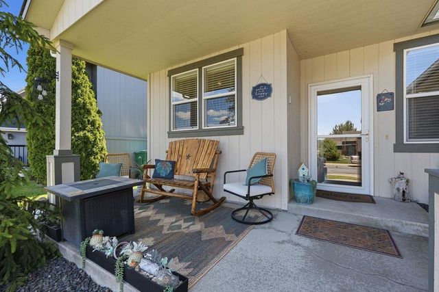 17632 E 4th Ave, Greenacres, WA 99016