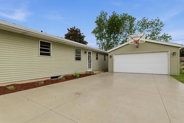 148 Shelly DRIVE, Sheboygan Falls, WI 53085