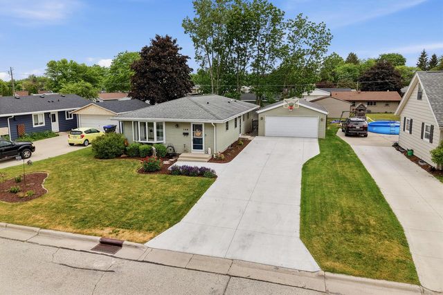 148 Shelly DRIVE, Sheboygan Falls, WI 53085