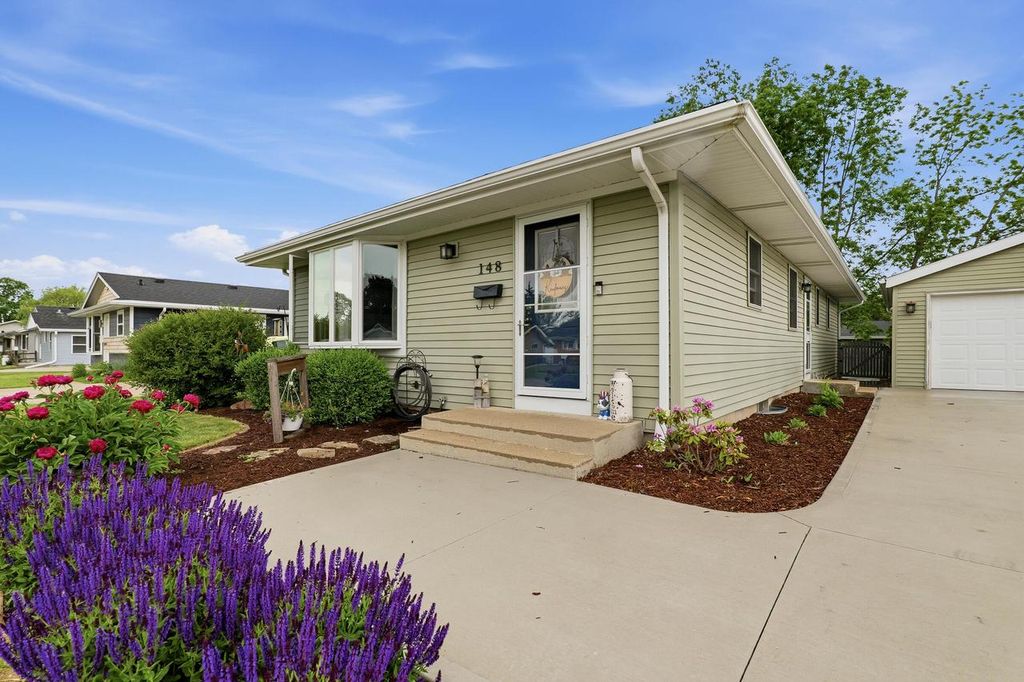 148 Shelly DRIVE, Sheboygan Falls, WI 53085