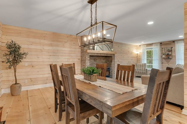 163 E Countryside Road, Waterbury, VT 05676