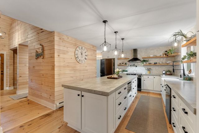 163 E Countryside Road, Waterbury, VT 05676