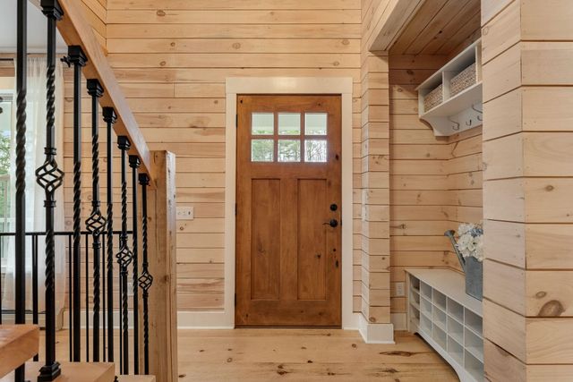 163 E Countryside Road, Waterbury, VT 05676