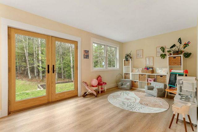 163 E Countryside Road, Waterbury, VT 05676