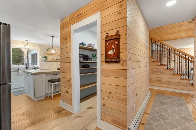 163 E Countryside Road, Waterbury, VT 05676
