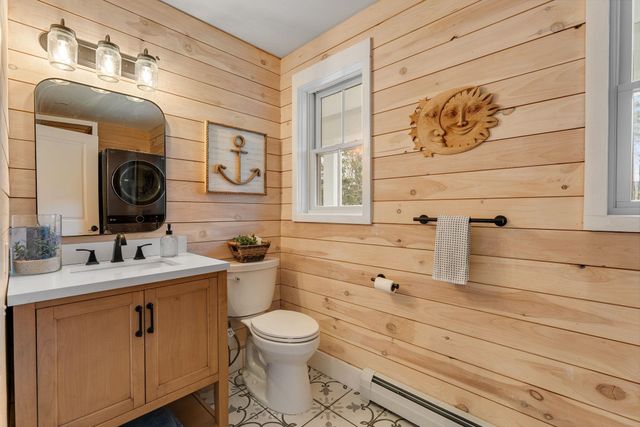 163 E Countryside Road, Waterbury, VT 05676