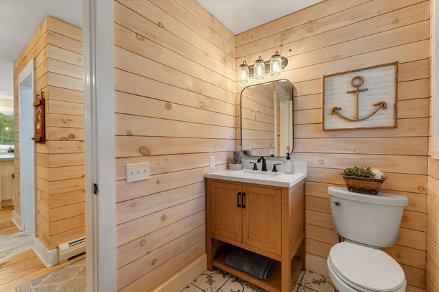 163 E Countryside Road, Waterbury, VT 05676