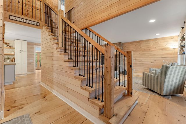 163 E Countryside Road, Waterbury, VT 05676
